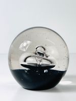 OYOY LIVING Denmark Glaskugel / Briefbeschwerer 8.5 cm (#1)
